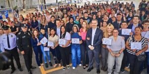 DIF Monterrey entrega constancias a 300 nuevos conductores del programa “Maneja Seguro”