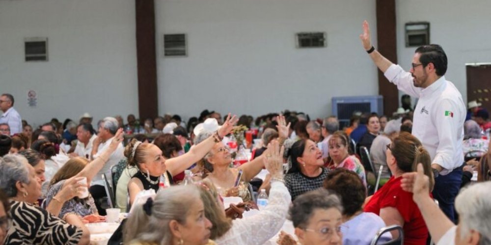 Santiago celebra a sus adultos mayores con baile, música y apoyos