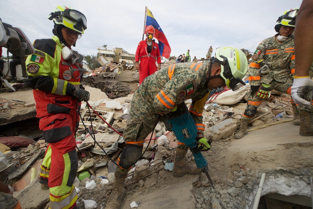 La trágica cifra de muertes por los recientes sismos en Venezuela ha superado las 4 mil, con La Guaira como la más afectada.