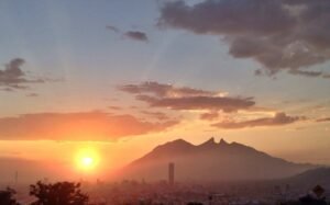 Clima Caluroso en Monterrey Para el 25 de Julio de 2026