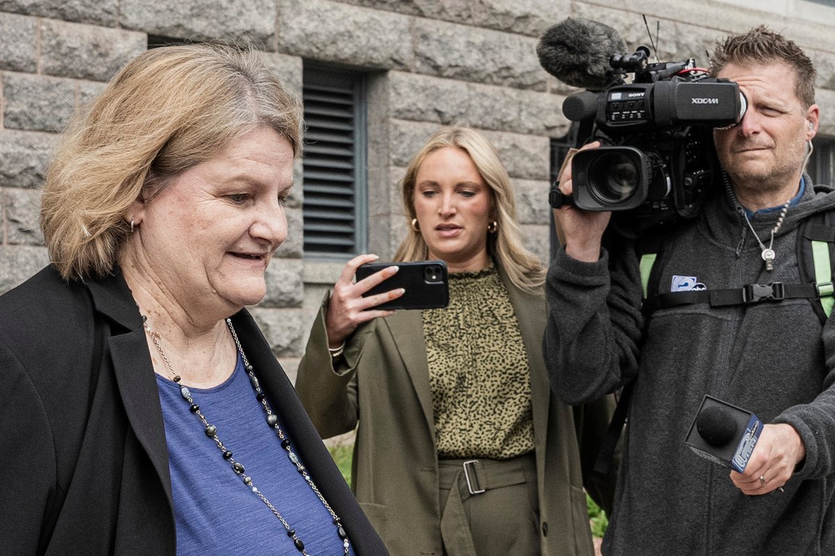 La jueza Hannah Dugan enfrentó una sentencia por obstrucción de la justicia, pero logró evadir la cárcel.