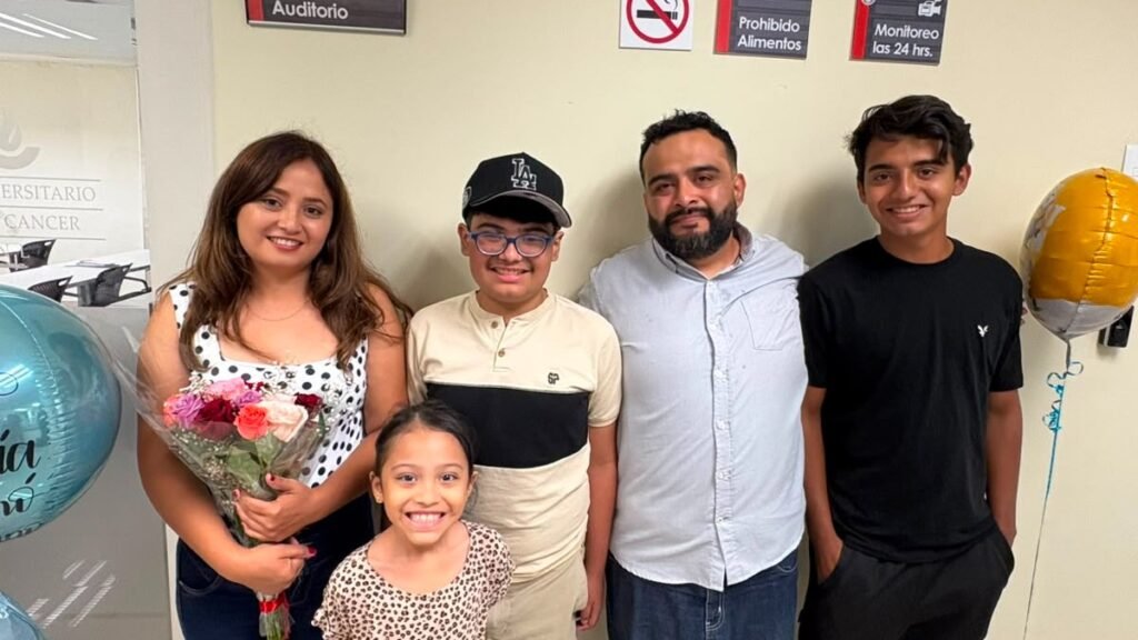 La inspiradora historia de Axel, el joven que superó la leucemia con amor y apoyo