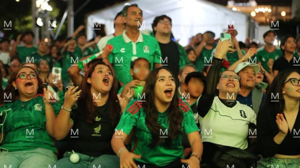 Templo Expiatorio se llena de pasión tras victoria de México en Fan Fest