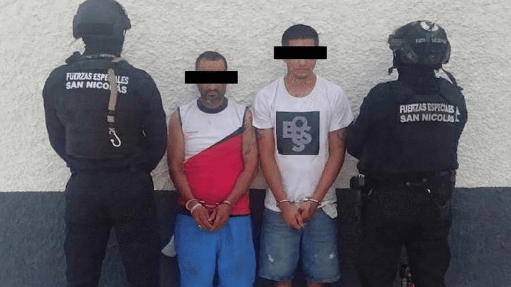 Detienen a dos hombres con arma y drogas en San Nicolás