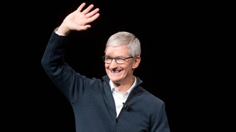 Tim Cook deja Apple después de 15 años de liderazgo transformador