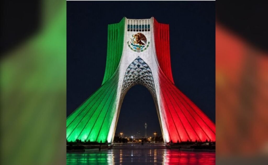Torre Azadi de Irán se ilumina en homenaje a México