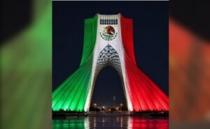 Torre Azadi de Irán se ilumina en homenaje a México
