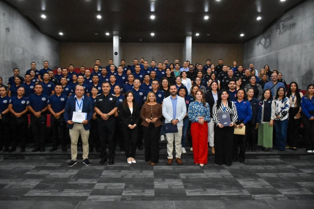 San Pedro capacita a policías en mediación y cultura de paz