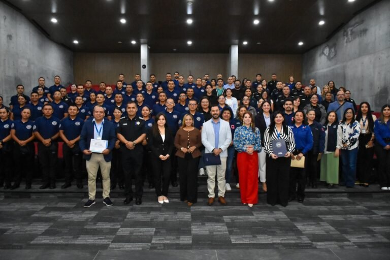 San Pedro capacita a policías en mediación y cultura de paz
